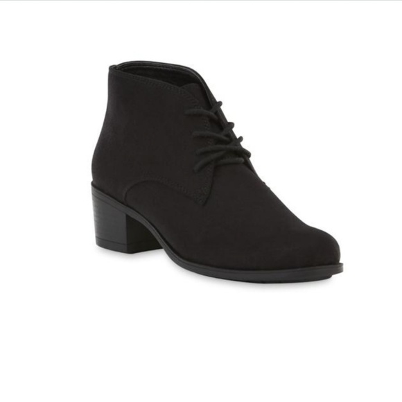 Jacklyn Smith Shoes - 🍁 Jaclyn Smith Hannie Black Oxford Booties
